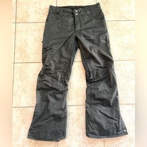 686 Mannual snowboarding pants. Women’s size medium. Like new!